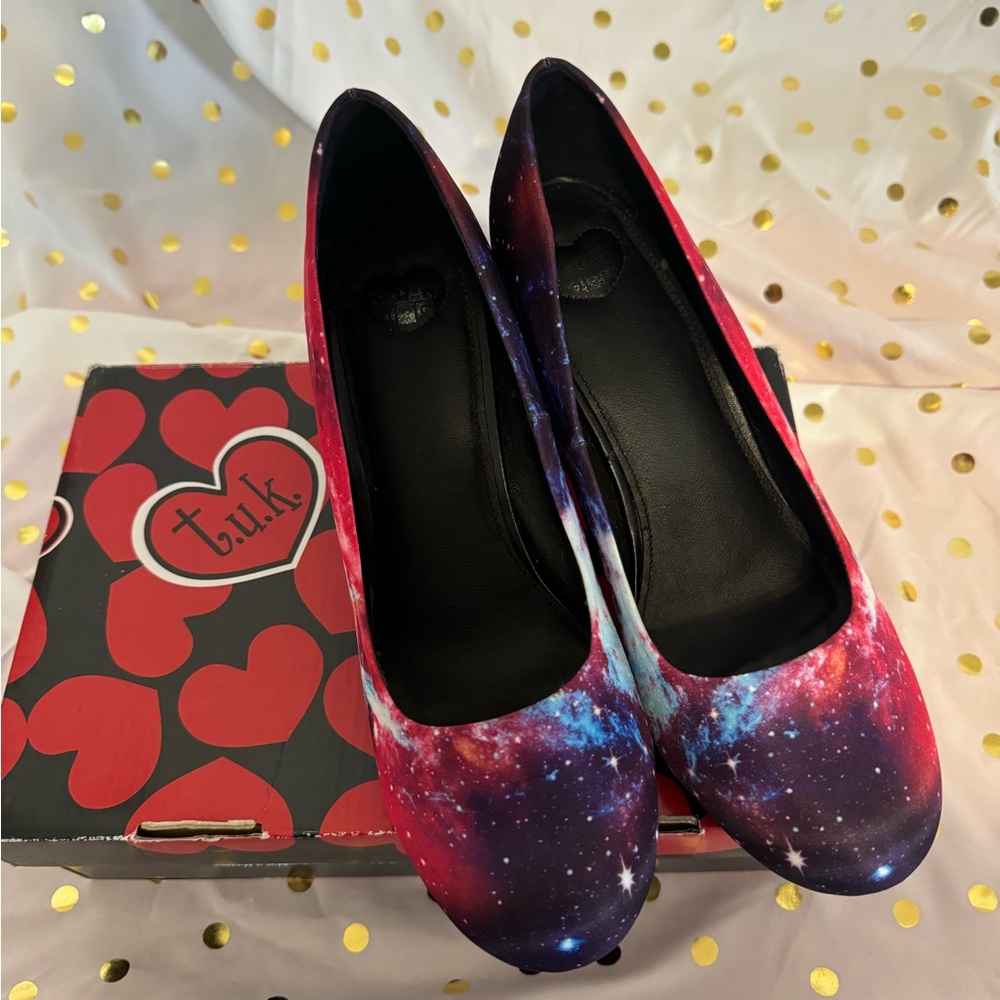 TUK galaxy heels